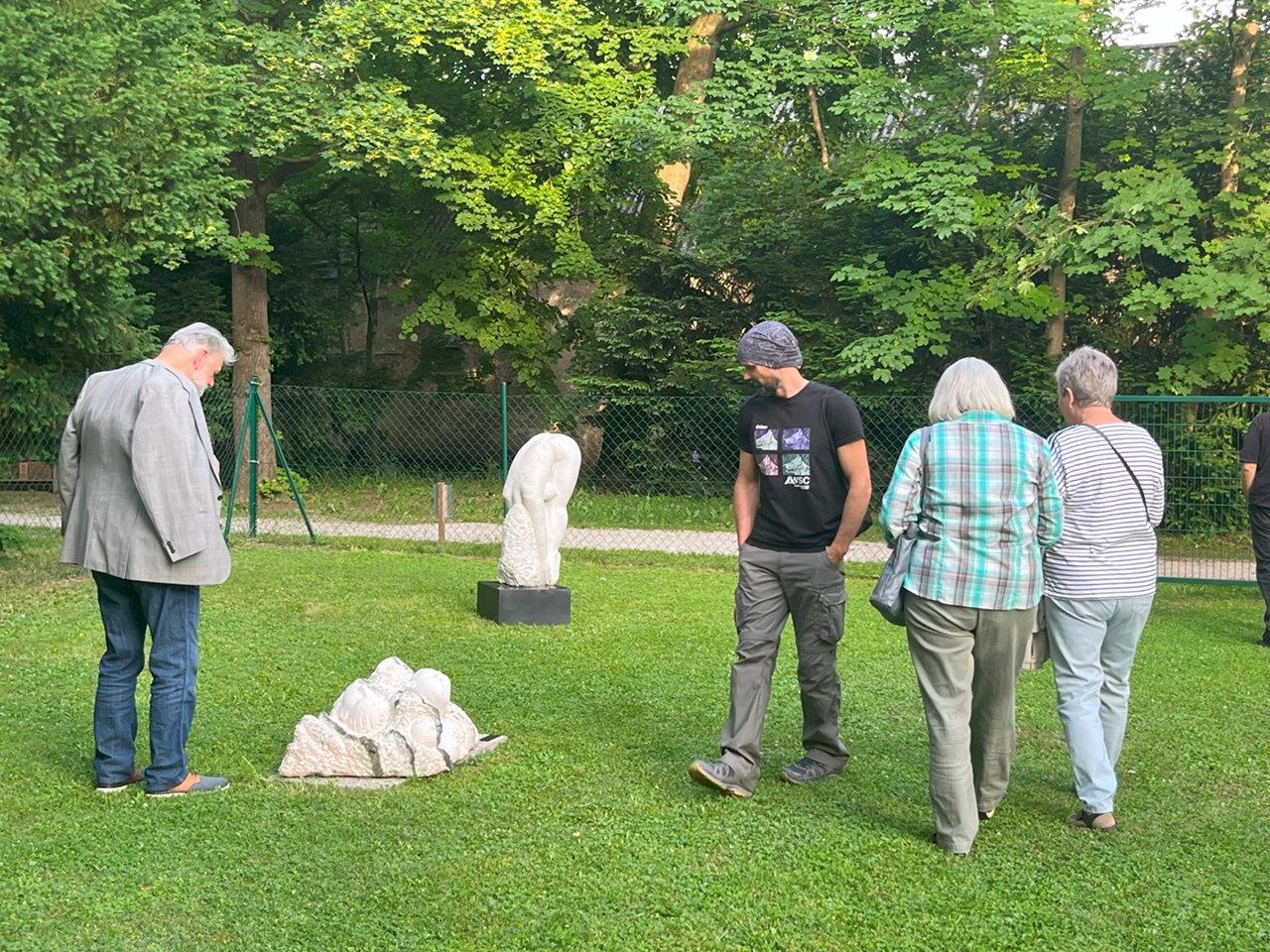 Skulpturenausstellung im Schloss Fischau mit Destan Gashi, 2024